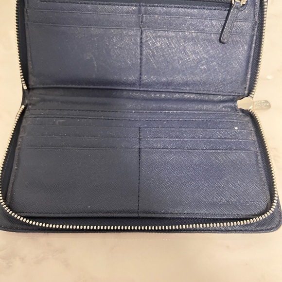 Michael Kors saffiano leather wallet - Picture 2 of 2